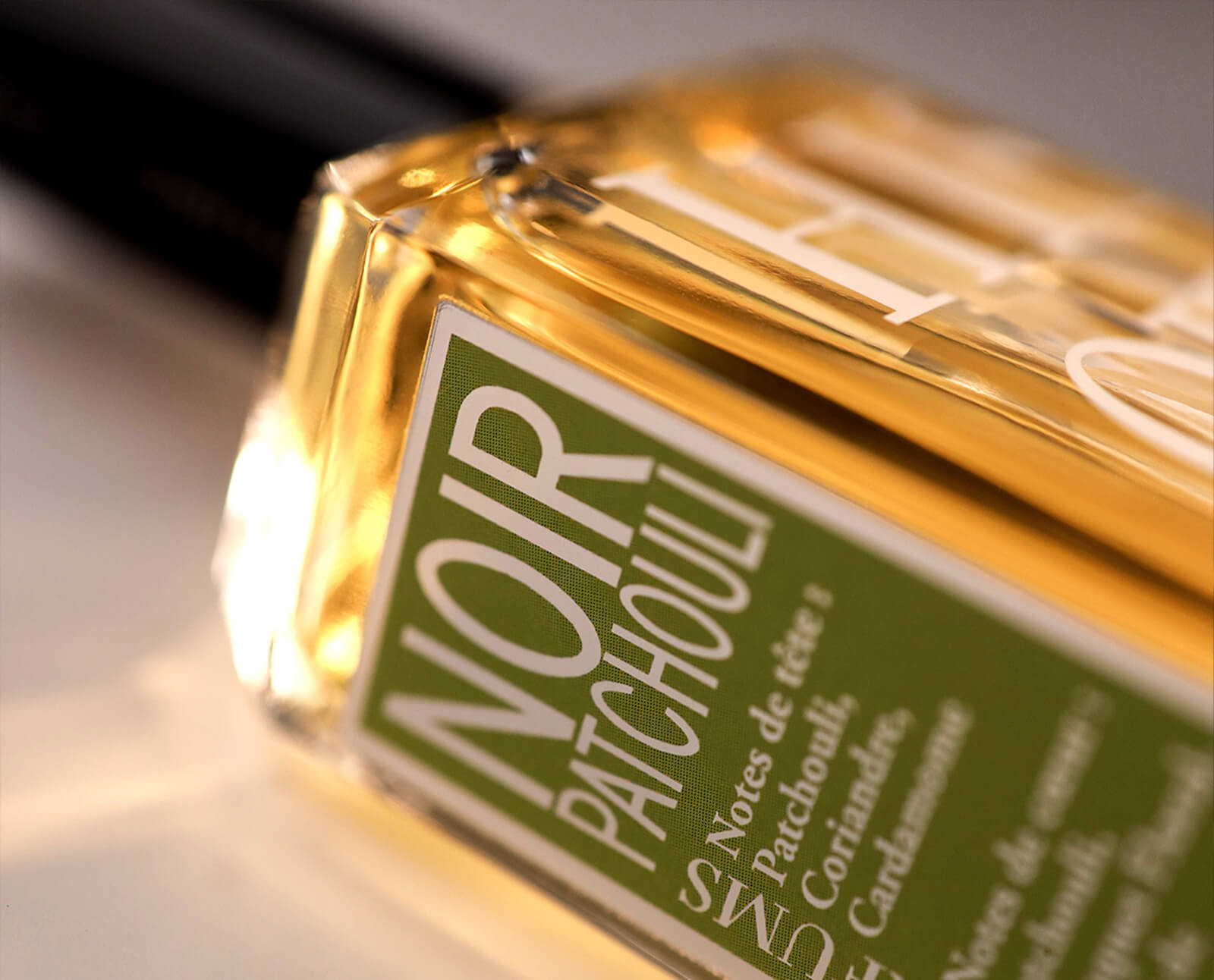 HdP_Noir-Patchouli_lifestyle2.